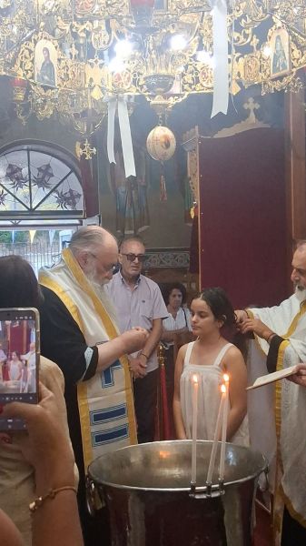 Βάπτιση μικρής κατασκηνώτριας